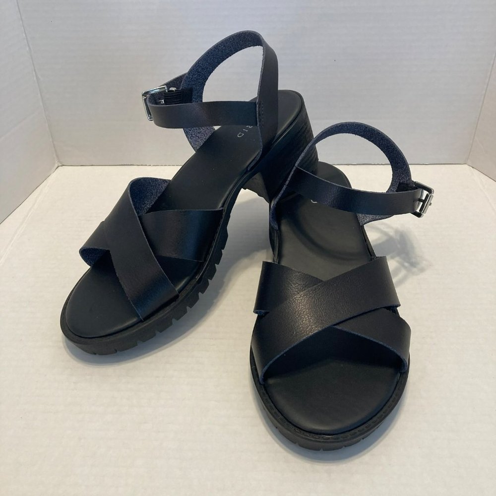 Torrid BLACK FAUX LEATHER LUG HEEL Size 10.5WW